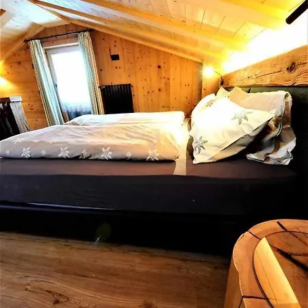 Chalet Mountain Scoiattolo By *