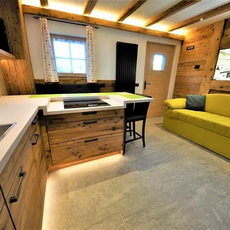 Chalet Mountain Scoiattolo By